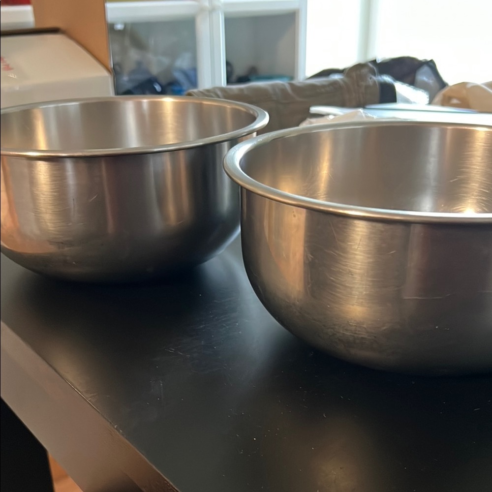 2 West bend 3.5qt stainless steel bowls